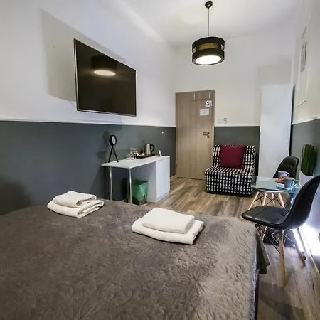 Leo Main Square Apartamento