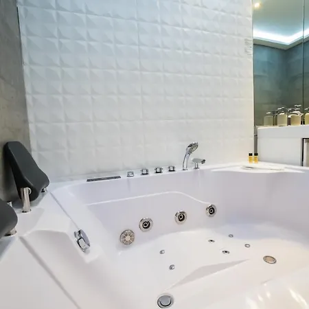 Apartamento Leo Main Square *