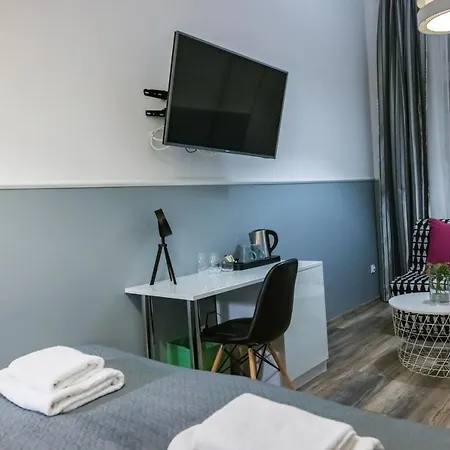 Leo Main Square Apartamento *