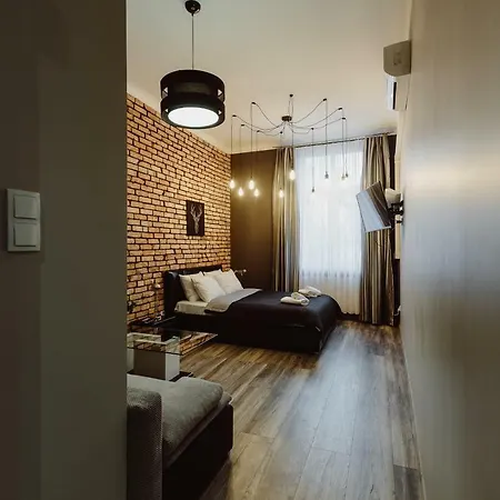 Leo Main Square Apartamento