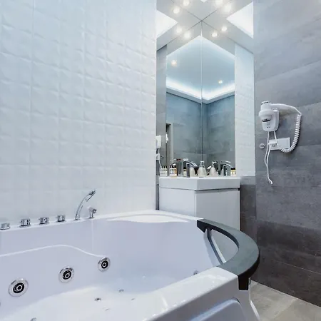 Leo Main Square Daire *