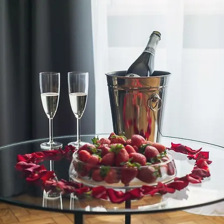 Leo Main Square Daire *