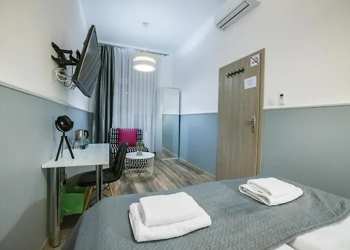 Leo Main Square アパート