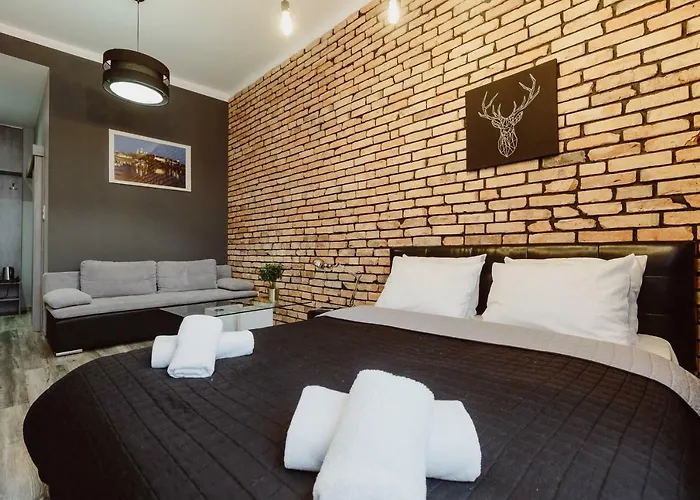 アパート Leo Main Square